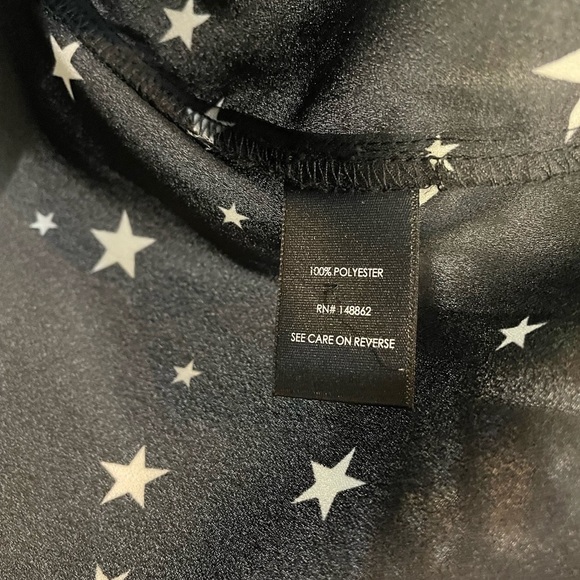 Torrid Harper 3/4 sleeve pullover Blouse Black Starry Stars Size 1x - Picture 15 of 15